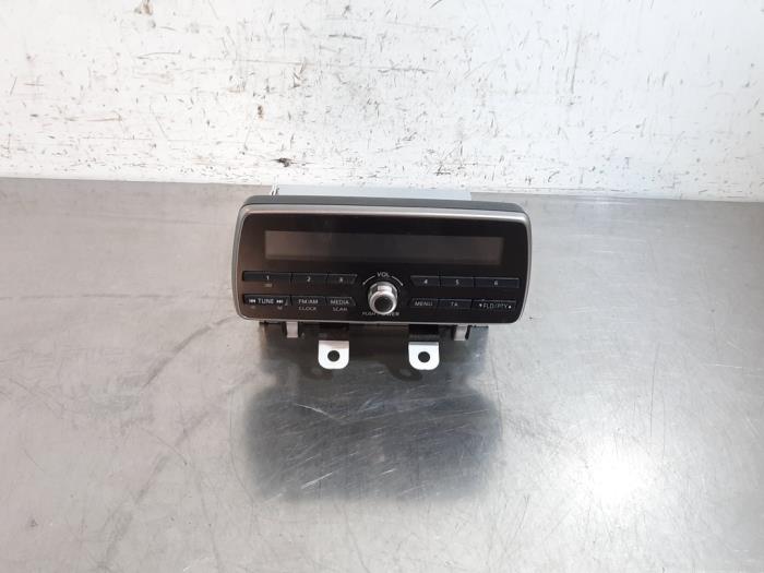 Radio Mazda 2.