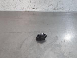 Gebruikte Stoelverstellings Schakelaar Landrover Discovery Sport (LC) 2.0 eD4 150 16V Prijs € 24,20 Inclusief btw aangeboden door Autohandel Didier