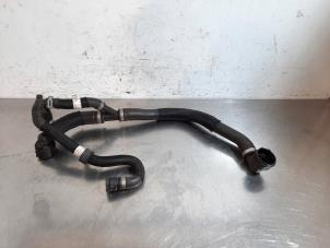 Gebruikte Koelwaterslang Landrover Discovery Sport (LC) 2.0 eD4 150 16V Prijs € 78,65 Inclusief btw aangeboden door Autohandel Didier