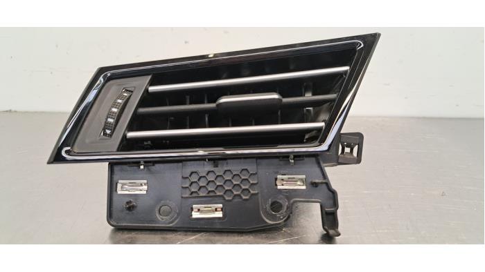 Grille aération tableau de bord Volkswagen Passat
