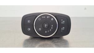 Gebruikte Schakelaar Koplamp Ihv Ford Puma 1.0 Ti-VCT EcoBoost 12V Prijs € 30,25 Inclusief btw aangeboden door Autohandel Didier