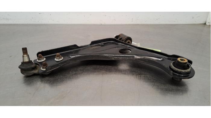 Bras de suspension avant gauche Citroen Berlingo