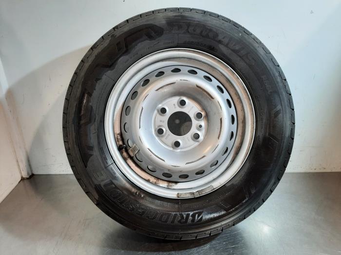 Jante + pneumatique Iveco New Daily