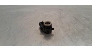 Gebruikte Temperatuursensor binnen Landrover Defender II Prijs € 30,25 Inclusief btw aangeboden door Autohandel Didier