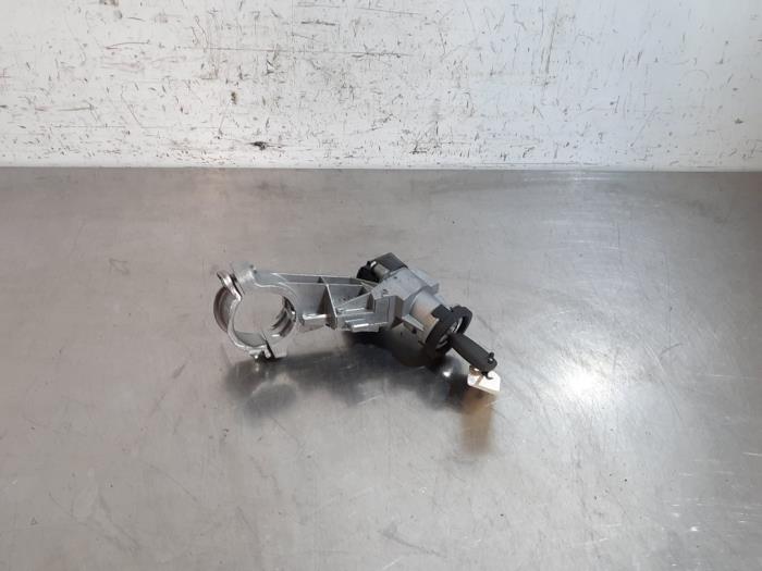 Serrure de contact + clé Iveco New Daily