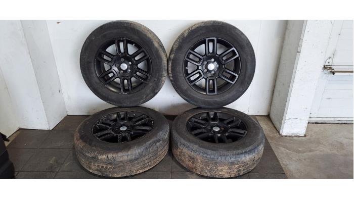 Kit jantes + pneumatiques Landrover Defender