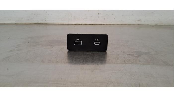 Connexion USB Landrover Defender