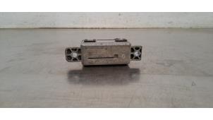 Gebruikte Voorgloei Relais Landrover Defender II Prijs € 36,30 Inclusief btw aangeboden door Autohandel Didier