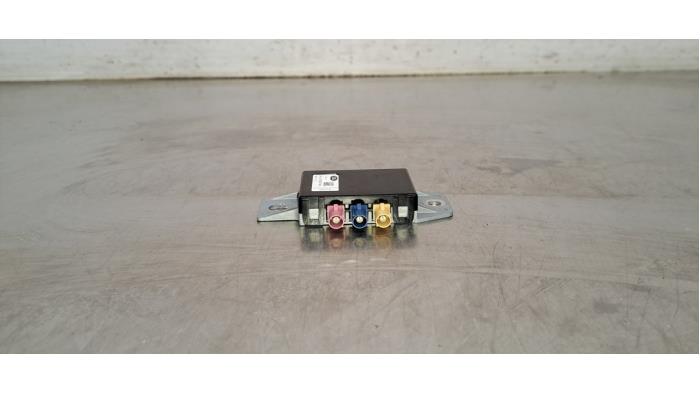 Antenne amplificateur Landrover Defender