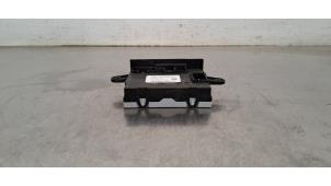 Gebruikte Deur module Landrover Defender II Prijs € 66,55 Inclusief btw aangeboden door Autohandel Didier