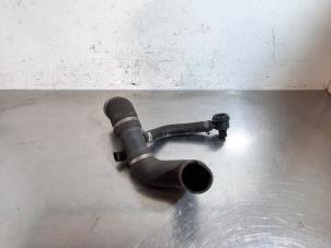 Gebruikte Intercooler Slang Iveco New Daily VI 3.0 Natural Power 35C/S14, 40/50/65/70C14 Prijs € 42,35 Inclusief btw aangeboden door Autohandel Didier