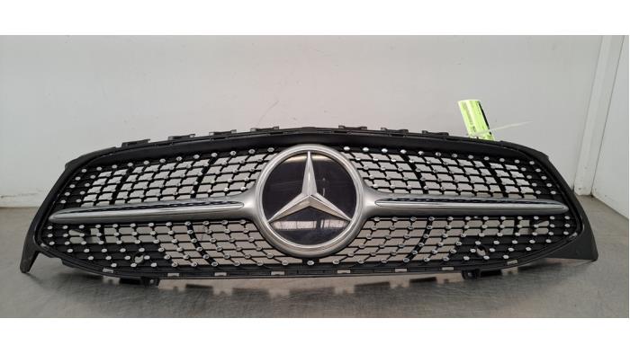 Calandre Mercedes CLA