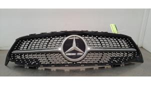 Gebruikte Grille Mercedes CLA Shooting Brake (118.6) 1.3 CLA-180 Turbo 16V Prijs € 332,75 Inclusief btw aangeboden door Autohandel Didier