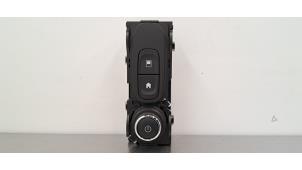 Gebruikte Schakelaar (diversen) Renault Kadjar (RFEH) 1.2 Energy TCE 130 Prijs € 54,45 Inclusief btw aangeboden door Autohandel Didier