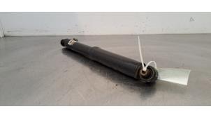 Gebruikte Schokdemper rechts-achter Renault Kadjar (RFEH) 1.2 Energy TCE 130 Prijs € 54,45 Inclusief btw aangeboden door Autohandel Didier