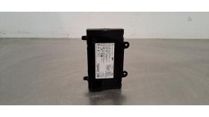 Gebruikte Wireless charger Mercedes GLE (V167) 300d 2.0 Turbo 16V 4-Matic Prijs € 66,55 Inclusief btw aangeboden door Autohandel Didier