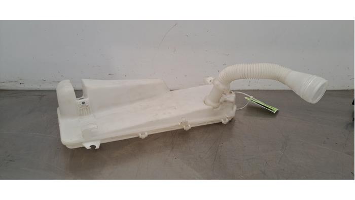 Réservoir lave-glace avant Toyota Pro-Ace