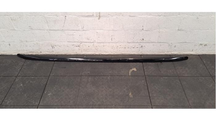 Rail de toit droit Peugeot 5008