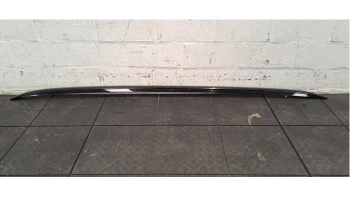 Rail de toit gauche Peugeot 5008