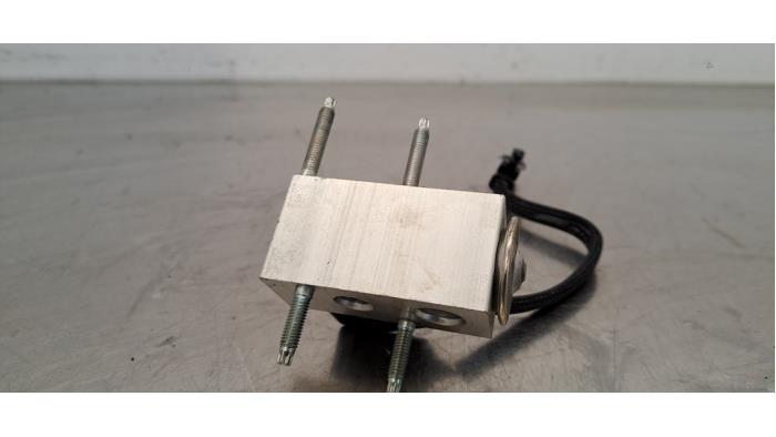 Valve d&#039;expansion clim Peugeot 308