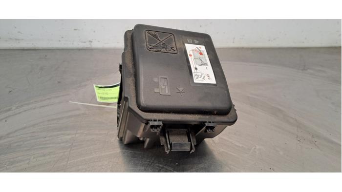 Boîte à fusibles Peugeot 2008