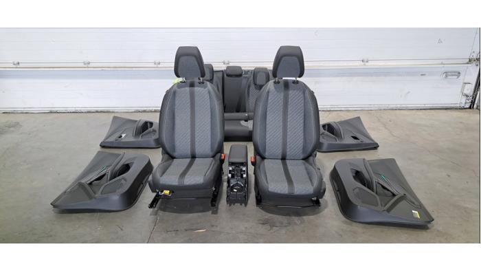 Kit revêtement (complet) Peugeot 2008