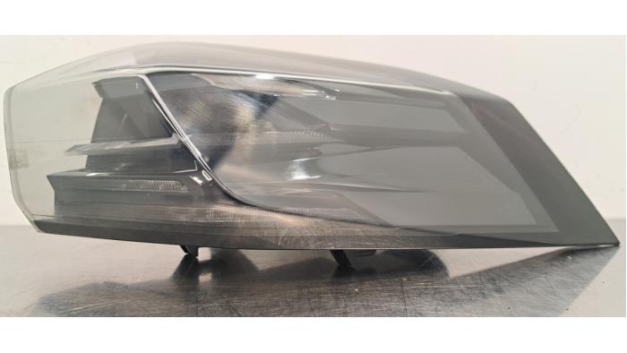 Feu arrière droit Peugeot 2008