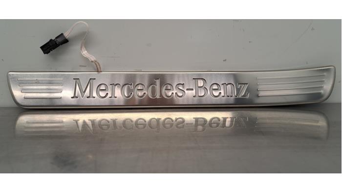 Eclairage d&#039;embarquement Mercedes GLE