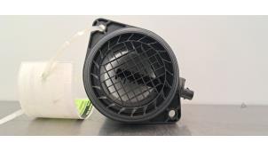 Gebruikte Luchtmassameter Peugeot 408 1.6 16V HYbrid 180 Prijs € 48,40 Inclusief btw aangeboden door Autohandel Didier