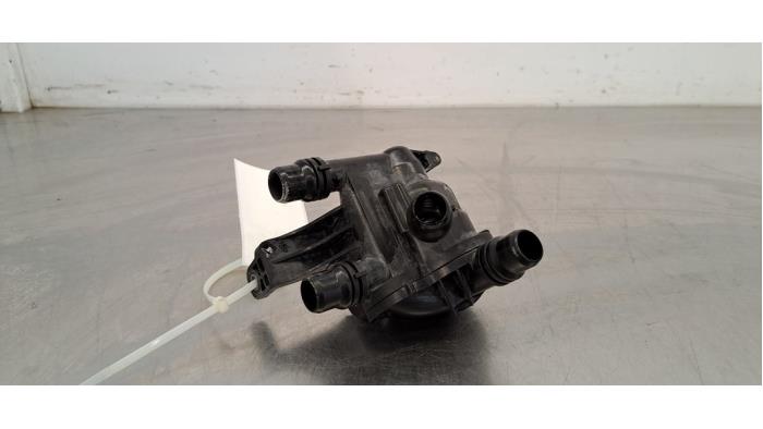 Boîtier thermostat Peugeot 408