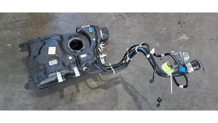 Réservoir de carburant Peugeot 408