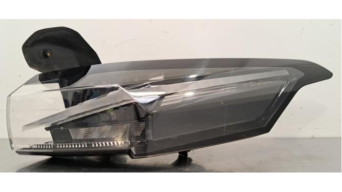 Feu arrière droit Peugeot 408