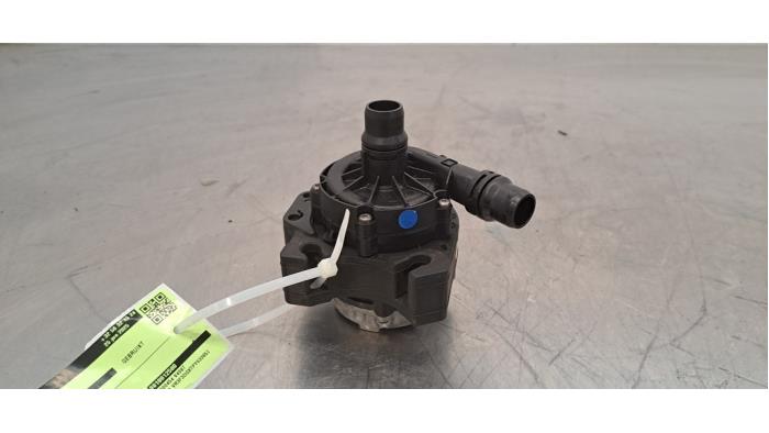 Pompe à eau supplémentaire Peugeot 408