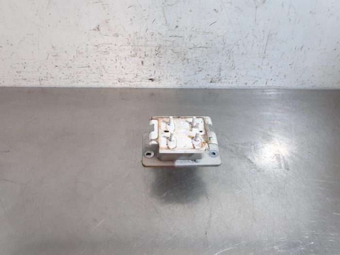 Barre châssis avant Nissan Micra