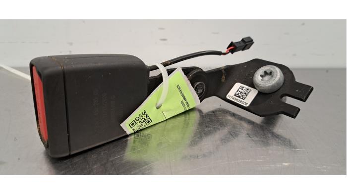 Insertion ceinture de sécurité arrière gauche BMW 2-Série