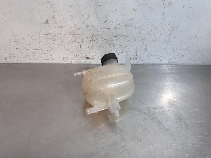 Réservoir d&#039;expansion Nissan Micra
