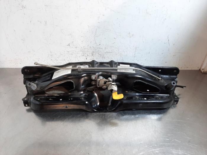 Plaque de serrure avant Fiat Ducato