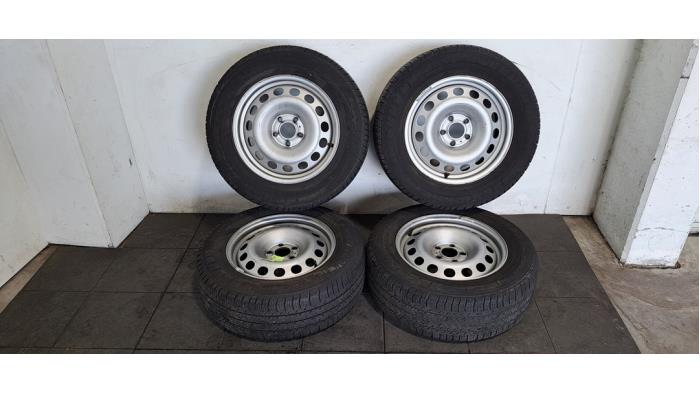 Kit jantes + pneumatiques Peugeot Expert