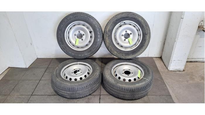 Kit jantes + pneumatiques Renault Master