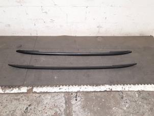 Gebruikte Dakrail set Volkswagen Tiguan (AD1) 1.5 TSI 16V Evo BlueMotion Technology Prijs € 266,20 Inclusief btw aangeboden door Autohandel Didier