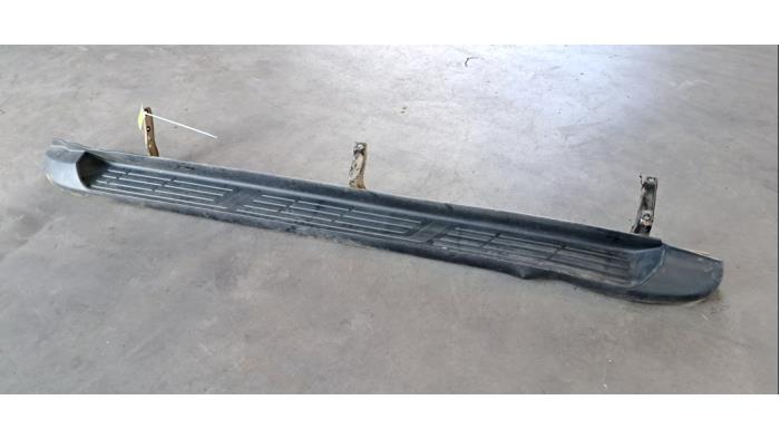 Marchepied droit Toyota Hilux