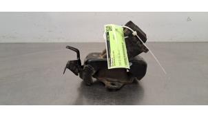 Gebruikte Motorsteun Toyota Hilux V/VI 2.8 D4D-F 16V 4x4 Prijs € 36,30 Inclusief btw aangeboden door Autohandel Didier