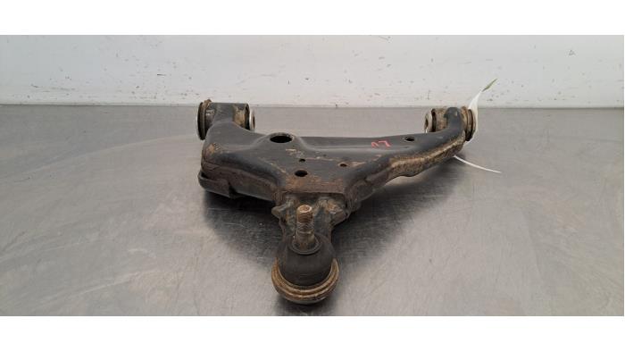 Bras de suspension avant gauche Toyota Hilux