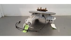 Gebruikte Fusee rechts-achter Landrover Defender II 110 3.0 D300 MHEV Prijs € 332,75 Inclusief btw aangeboden door Autohandel Didier