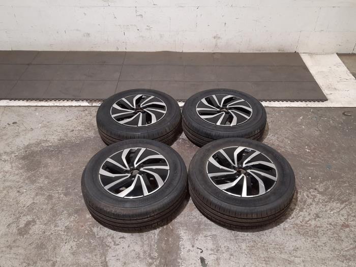 Kit jantes + pneumatiques Volkswagen Polo