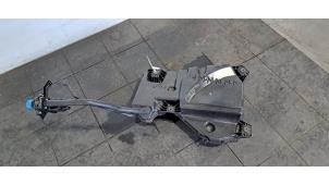 Gebruikte Adblue tank Landrover Range Rover Sport (L1) 3.0 D300 Prijs € 532,40 Inclusief btw aangeboden door Autohandel Didier