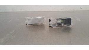 Gebruikte Instapverlichting Citroen C5 Aircross I (A4/AC/AJ/AR) 1.5 Blue HDi 130 16V Prijs € 30,25 Inclusief btw aangeboden door Autohandel Didier