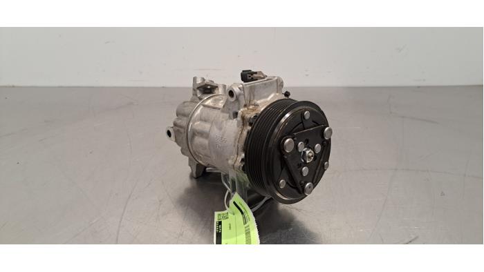 Pompe clim Renault Captur