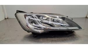 Gebruikte Koplamp rechts Opel Movano 2.2 D 120 Prijs € 532,40 Inclusief btw aangeboden door Autohandel Didier