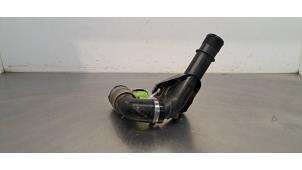 Gebruikte Intercooler Buis Renault Master III (FV) 2.3 dCi 135 16V FWD Prijs € 66,55 Inclusief btw aangeboden door Autohandel Didier
